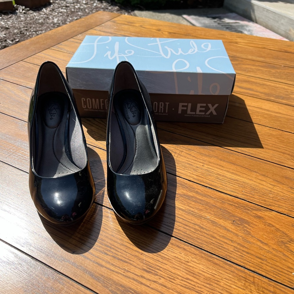 Life Stride Black Classic Heels